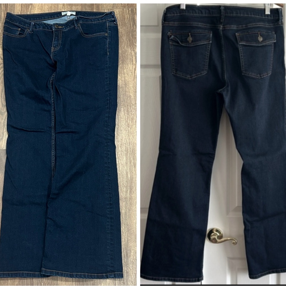 Banana Republic classic Blue Jeans bootcut button back pockets size EUC 14 / 32